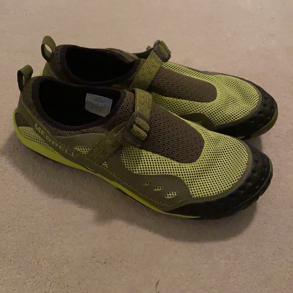 Shoes - Picture 2 of 5